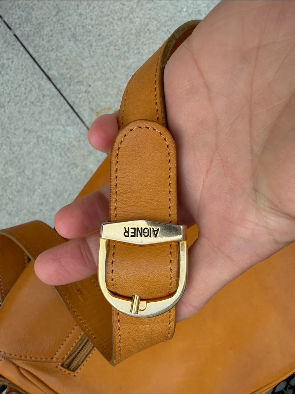 Etienne Aigner smooth tan